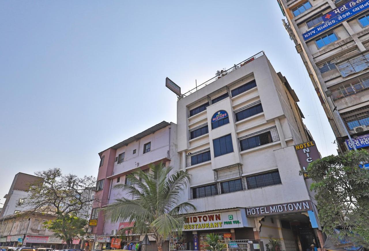 Hotel Midtown Surat Eksteriør bilde