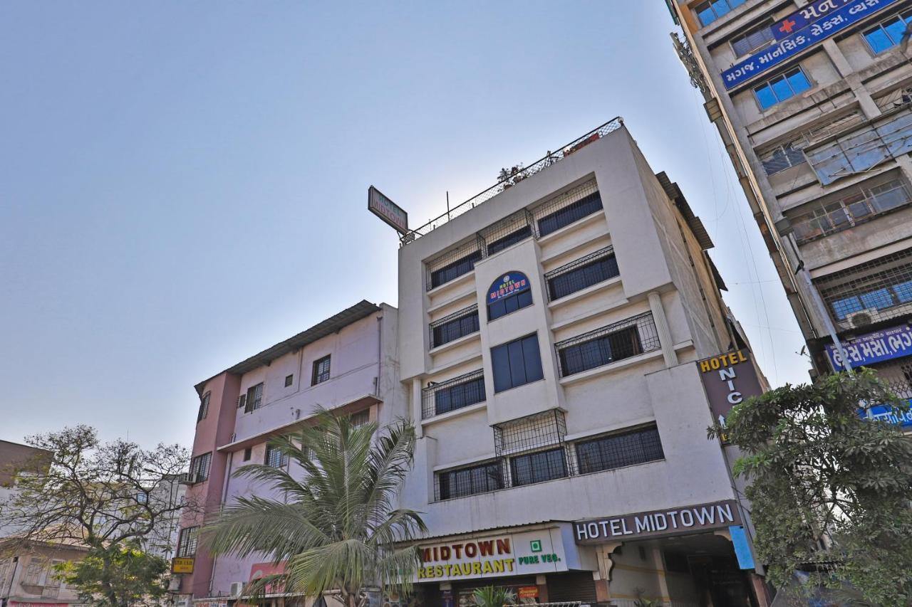 Hotel Midtown Surat Eksteriør bilde